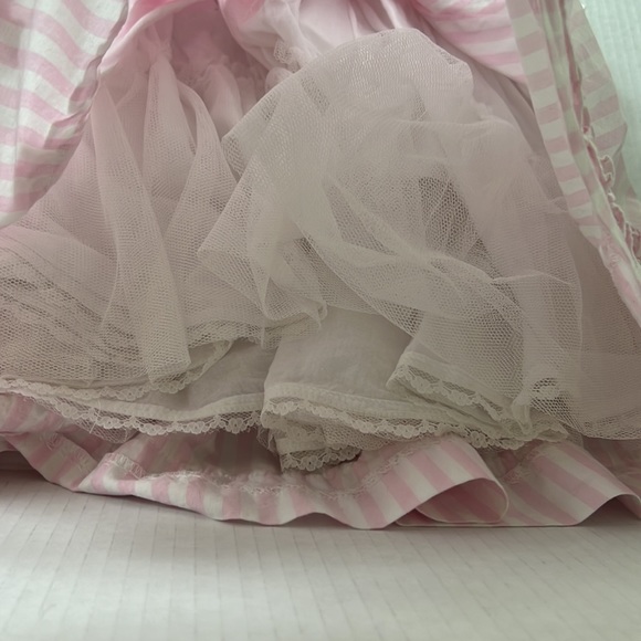 Camilla - Picture 3 of 4